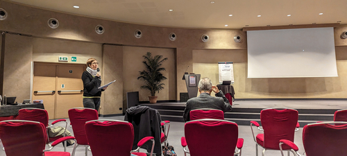 Christine Gruber als Leiterin der Workshop-Session 7