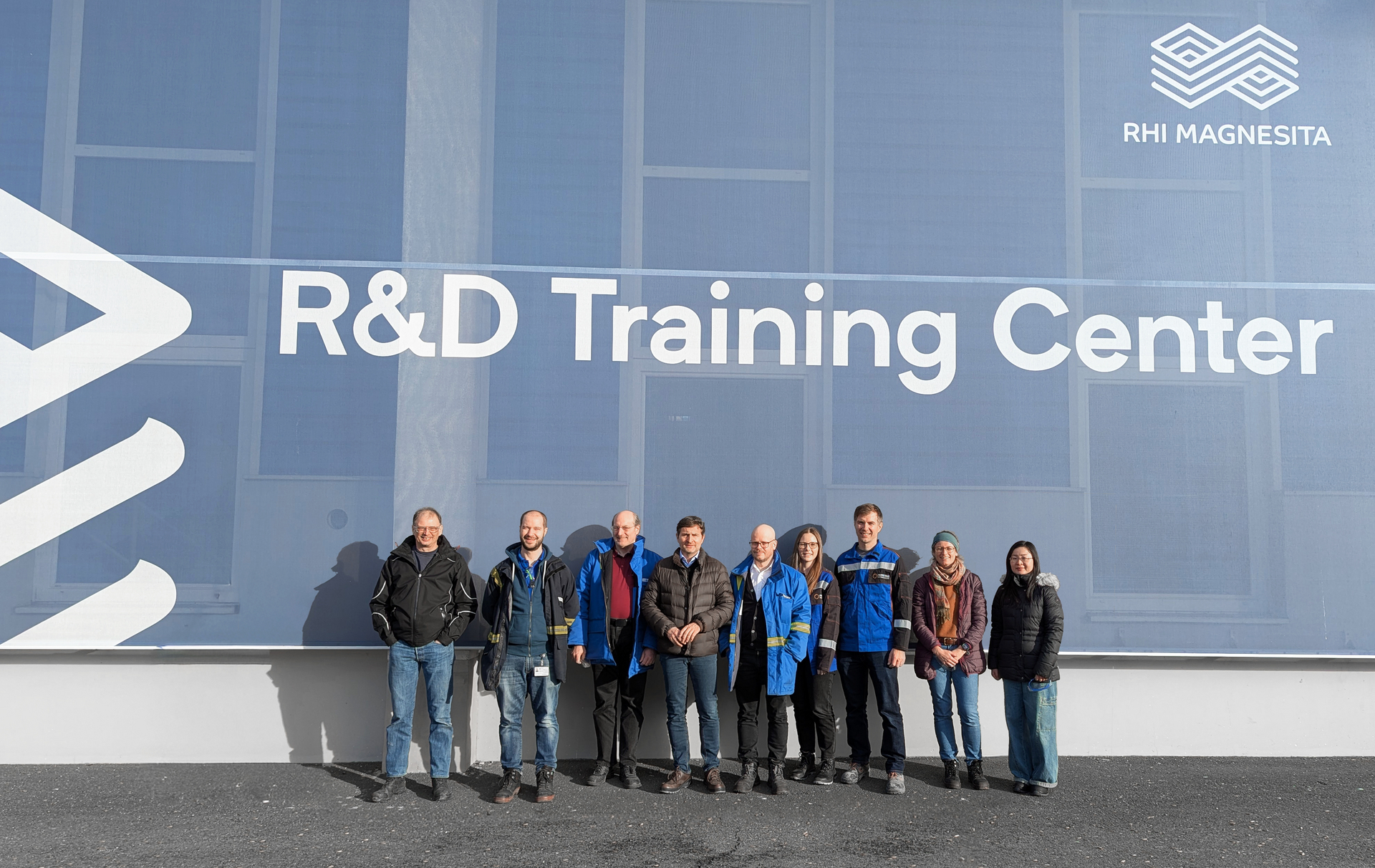 Foto von links nach rechts: Ulrich Marschall, Raimund Fritz, Roman Rössler, Dietmar Gruber, Klemens Winkler, Laura Peham, Paul Oberhumer, Magdalena Schatzl and Aidong Hou