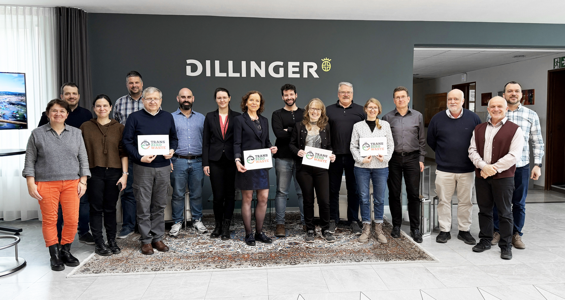 Susana Xara (8. von links), Fernando Castro (3. von rechts) und Lukas Schmidt (4. von links)