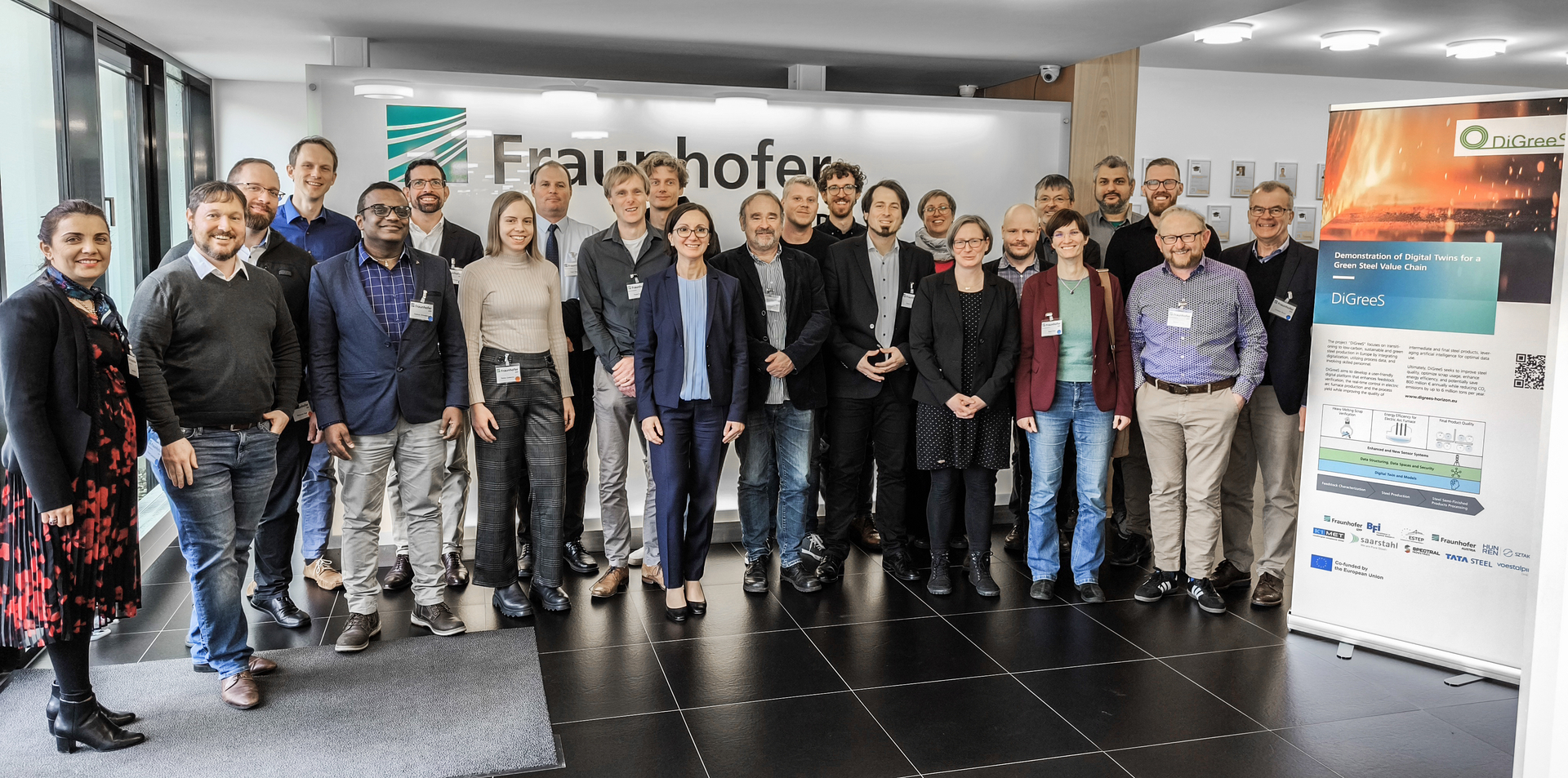 DiGreeS consortium (K1-MET: Klemens Winkler 7th from right, Christine Gruber 9th from right, Florian Egger 12th from right; Fraunhofer IZFP: Madalina Rabung 11th from left); photo credit: Fraunhofer IZFP